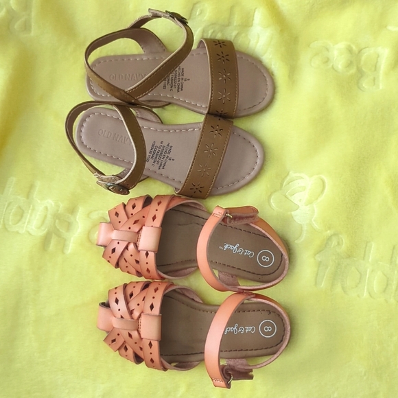 2 pairs of Toddler Girl Sandals - Picture 1 of 3